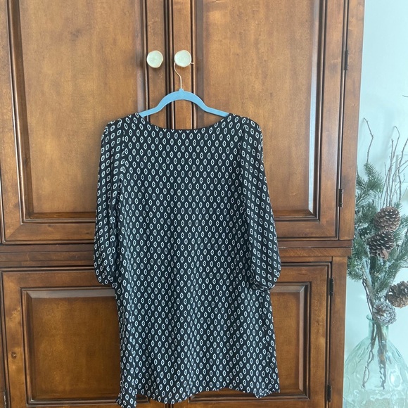 Lulus Shift Dress - Picture 2 of 9